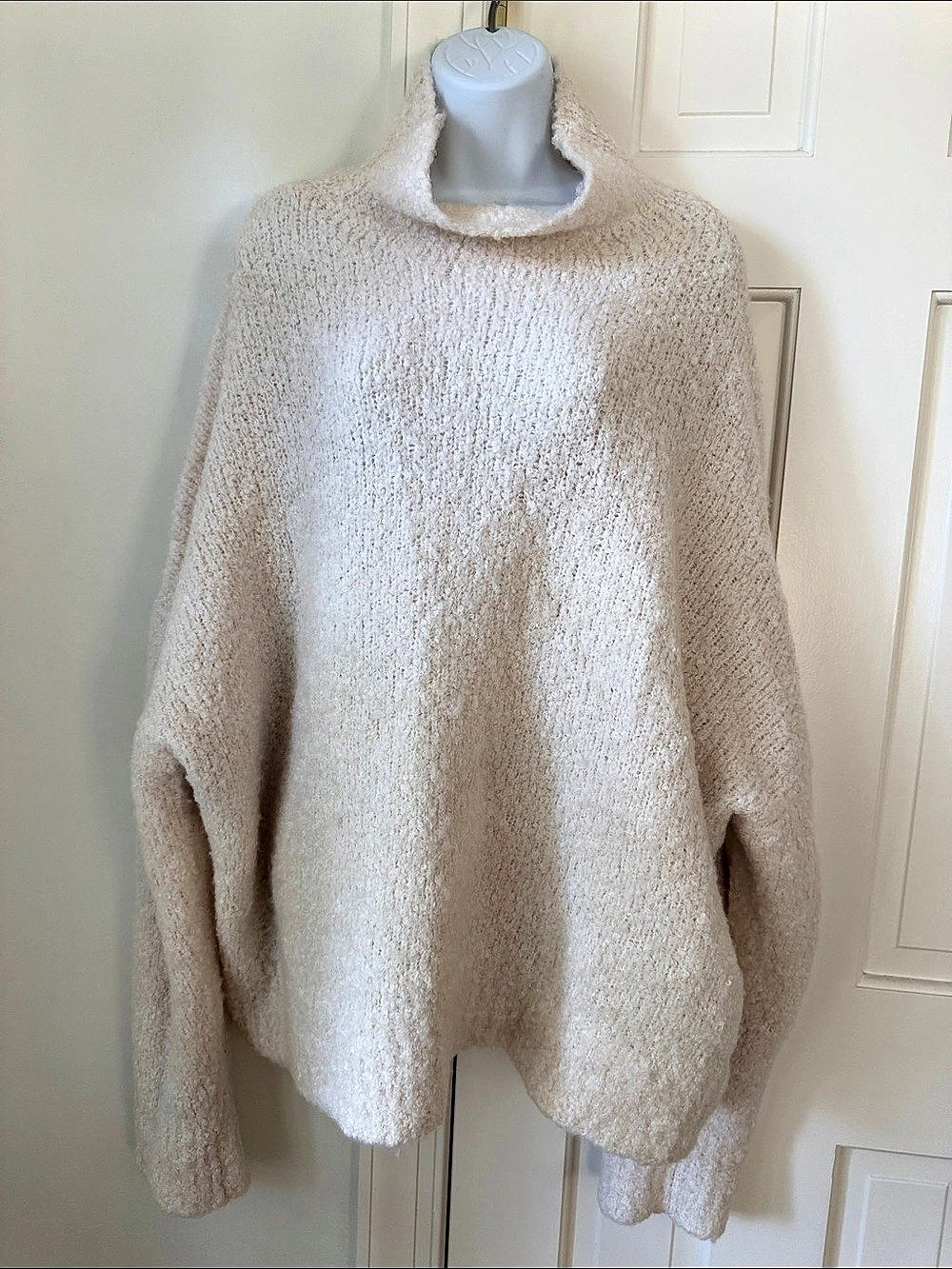 J.CREW Turtleneck sweater in bouclé yarn Cream XL